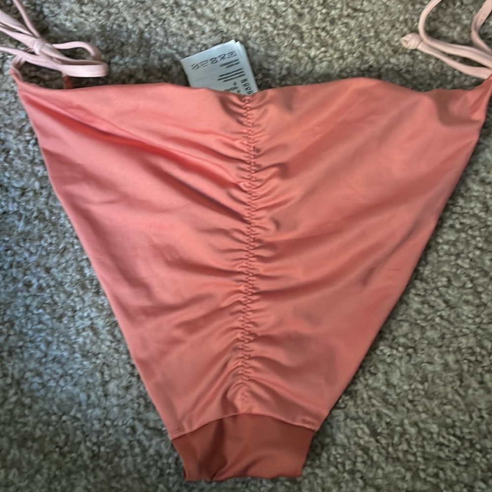 H &M string bikini - Picture 3 of 4